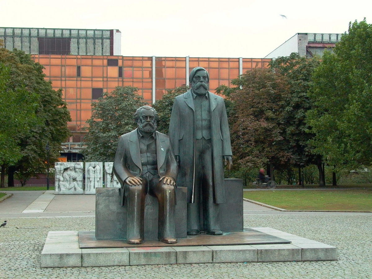 Nr.01c_72_Marx-Engels-Denkmal 28.9.2004