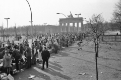 Nr01-019_Brandenburger-Tor-7.3.1992