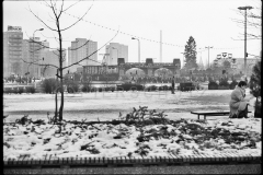 Nr01-130_Weihnachtsmarkt-Alexanderstraße-26.11.1985